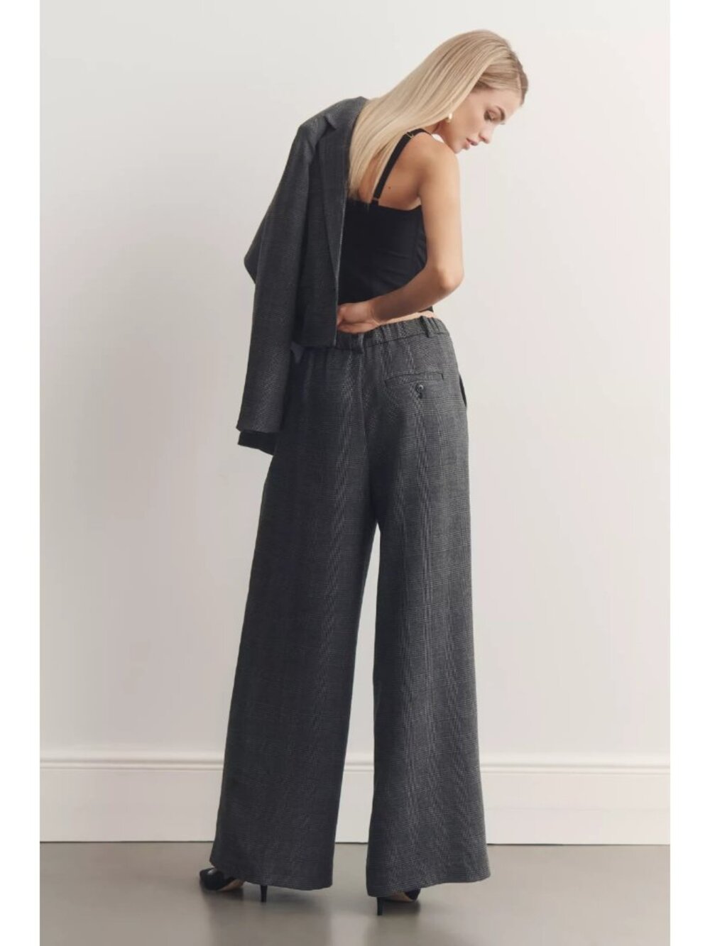 The Avery Houndstooth Pleated Wide-Leg Trousers by Maeve L - Picture 4 of 5